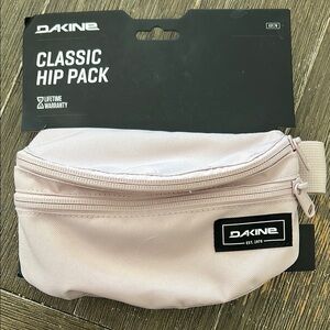 Dakine Classic Hip Pack in Soft Pink